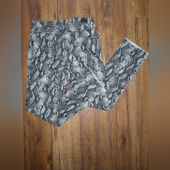 PAIGE Snakeskin Hoxton Slim Women's Jeans Size 27 - Picture 5 of 8